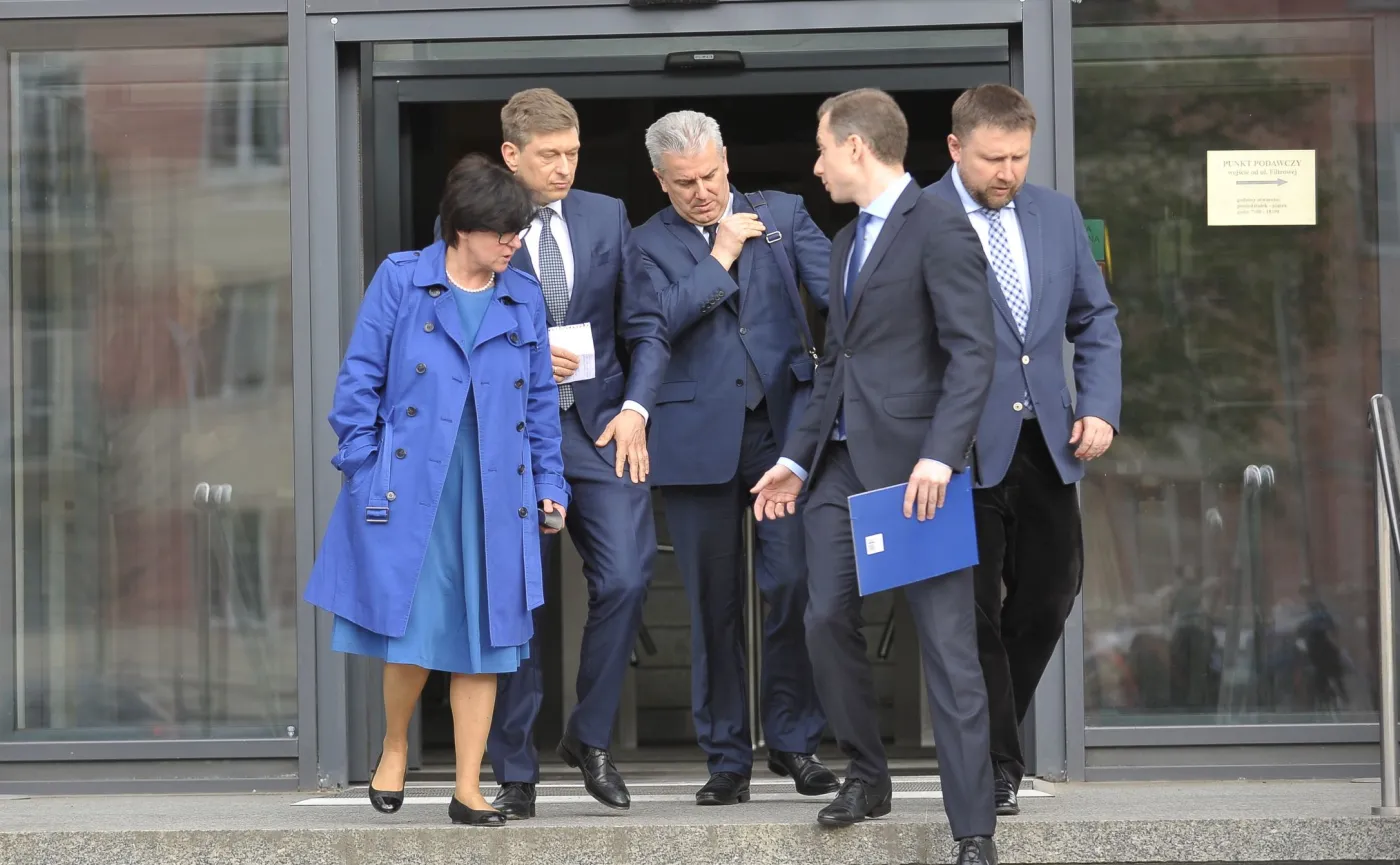 Posłowie PO po kontroli w MON