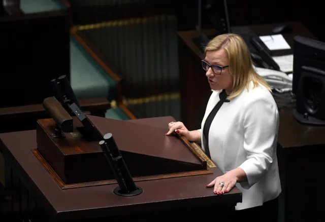 Beata Kempa odkryła tajemnice swojego majątku. Sprzedała cinquecento i toyotę "raf"