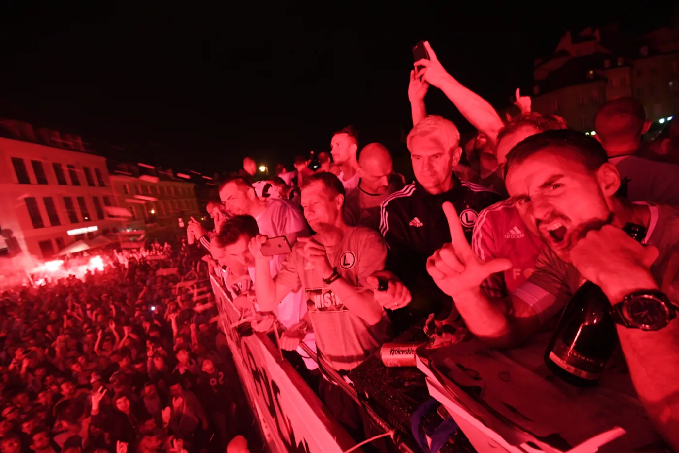 Mistrz, mistrz, mistrz Legia mistrz! Tak Warszawa świętowała sukces swoich piłkarzy [FOTO]