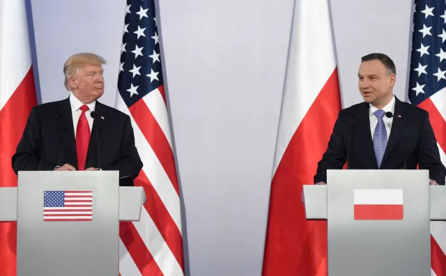 Duda i Trump żalą się na media. "Jedna ze  stacji nie odnotowała mojej wizyty"