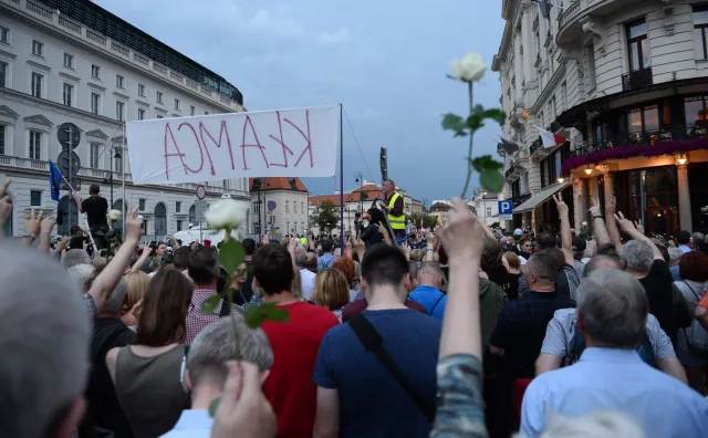 Błaszczak chce zmian w prawie, by obciążyć kosztami m.in. Obywateli RP. A ci odpowiadają: Wygaduje rzeczy śmieszne