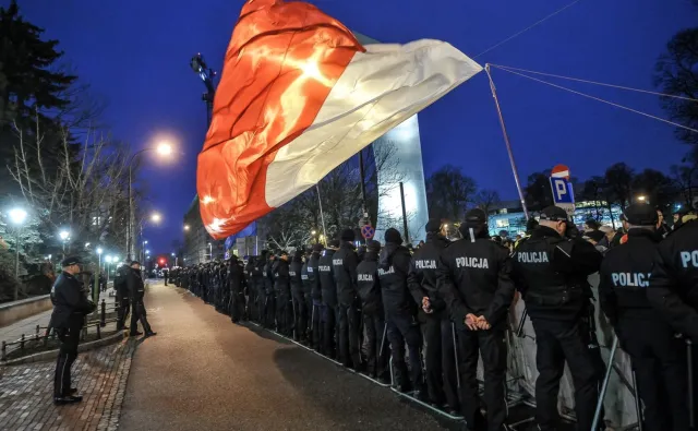 "Zmuszenie dziennikarzy TVP do zaniechania interwencji prasowej". Prokuratura wszczyna śledztwo ws. Obywateli RP