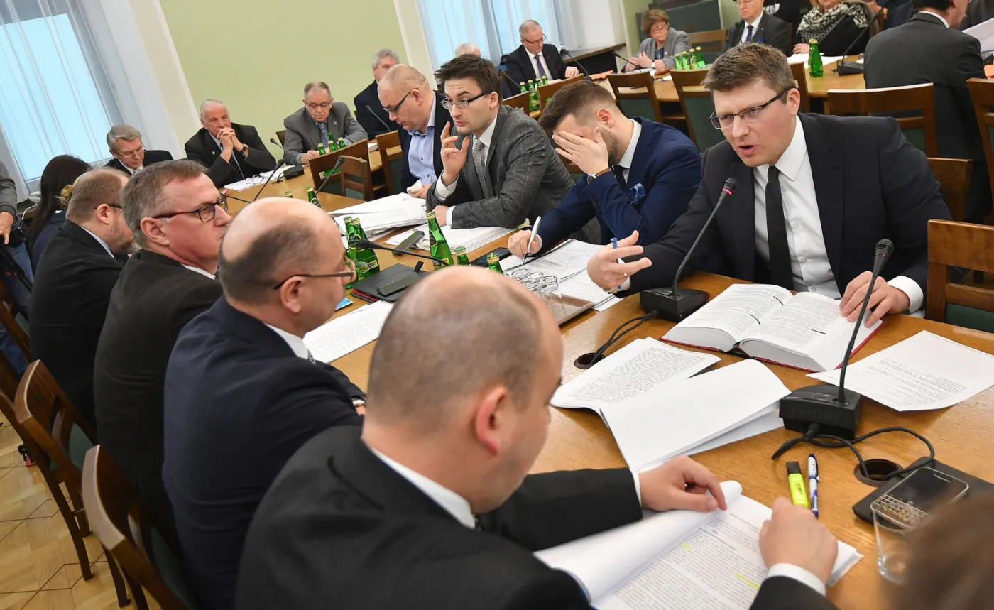 Posiedzenie senackiej komisji