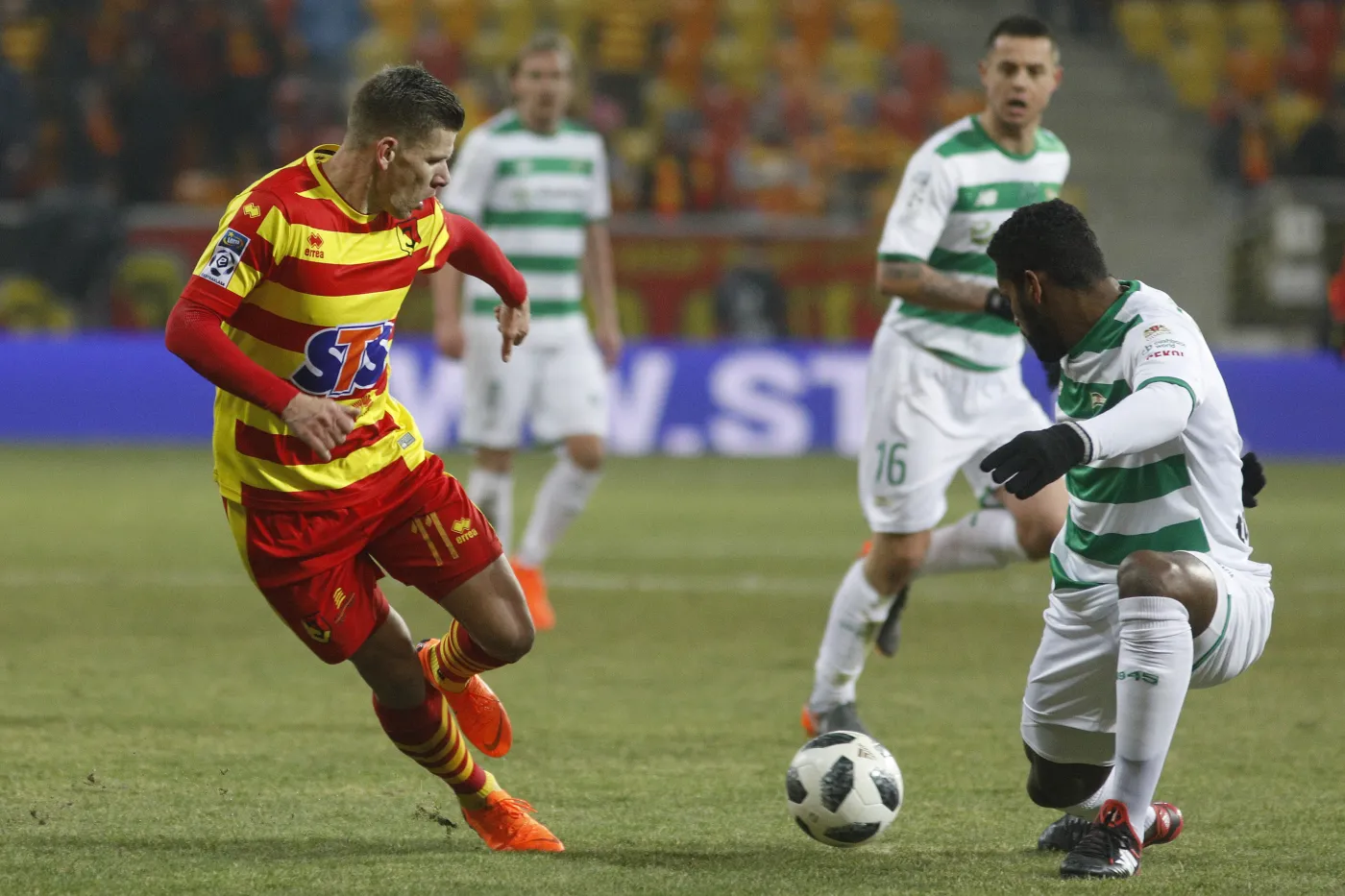 Ekstraklasa: Trzecie z rzędu zwycięstwo Jagiellonii. Piłkarze z Białegostoku wskoczyli na fotel lidera