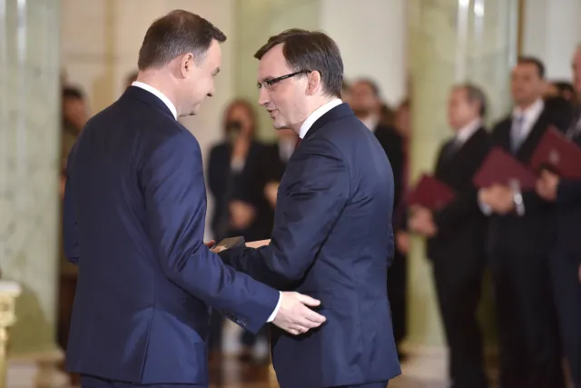 Stowarzyszenie "Iustitia" bije w resort sprawiedliwości: To on odpowiada za sytuację 265 asesorów