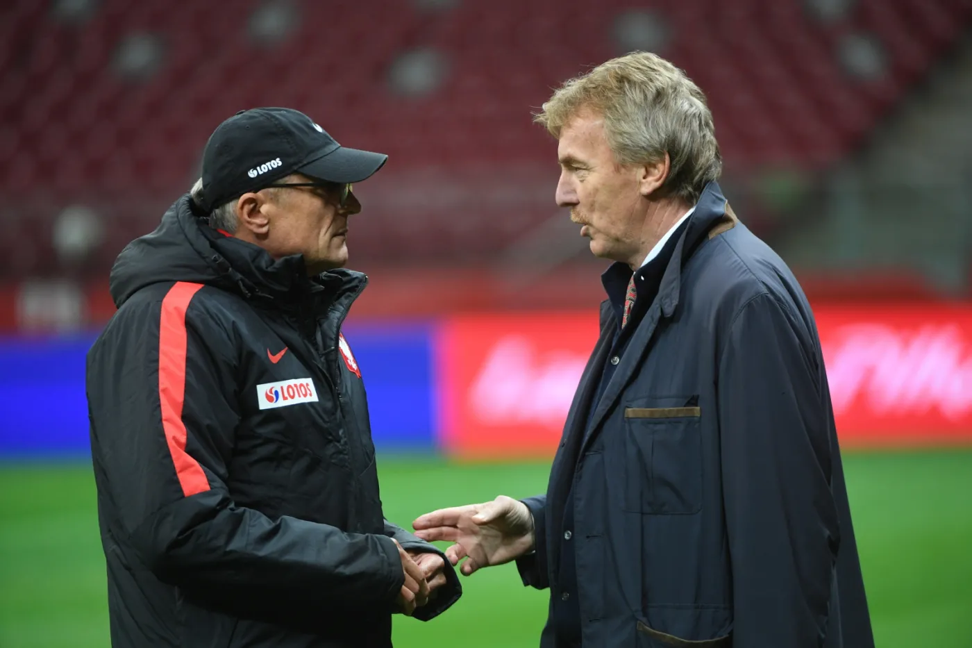 Prezes Polskiego Związku Piłki Nożnej Zbigniew Boniek (P) oraz trener piłkarskiej reprezentacji Polski Adam Nawałka (L) 