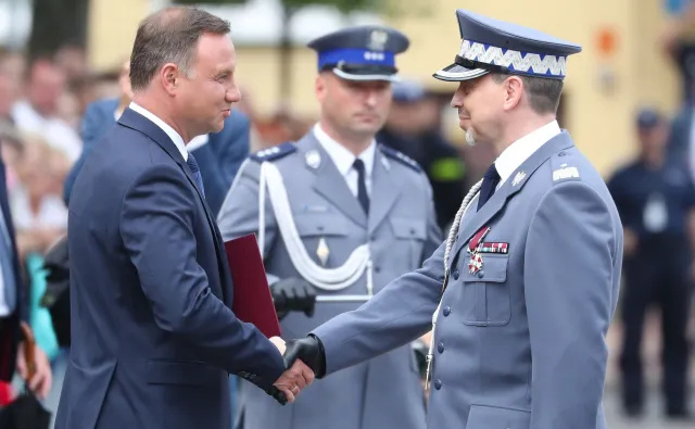 Szefem stołecznej policji jest od czwartku, teraz chciał odwołać wszystkich zastępców. Jest ODPOWIEDŹ KGP