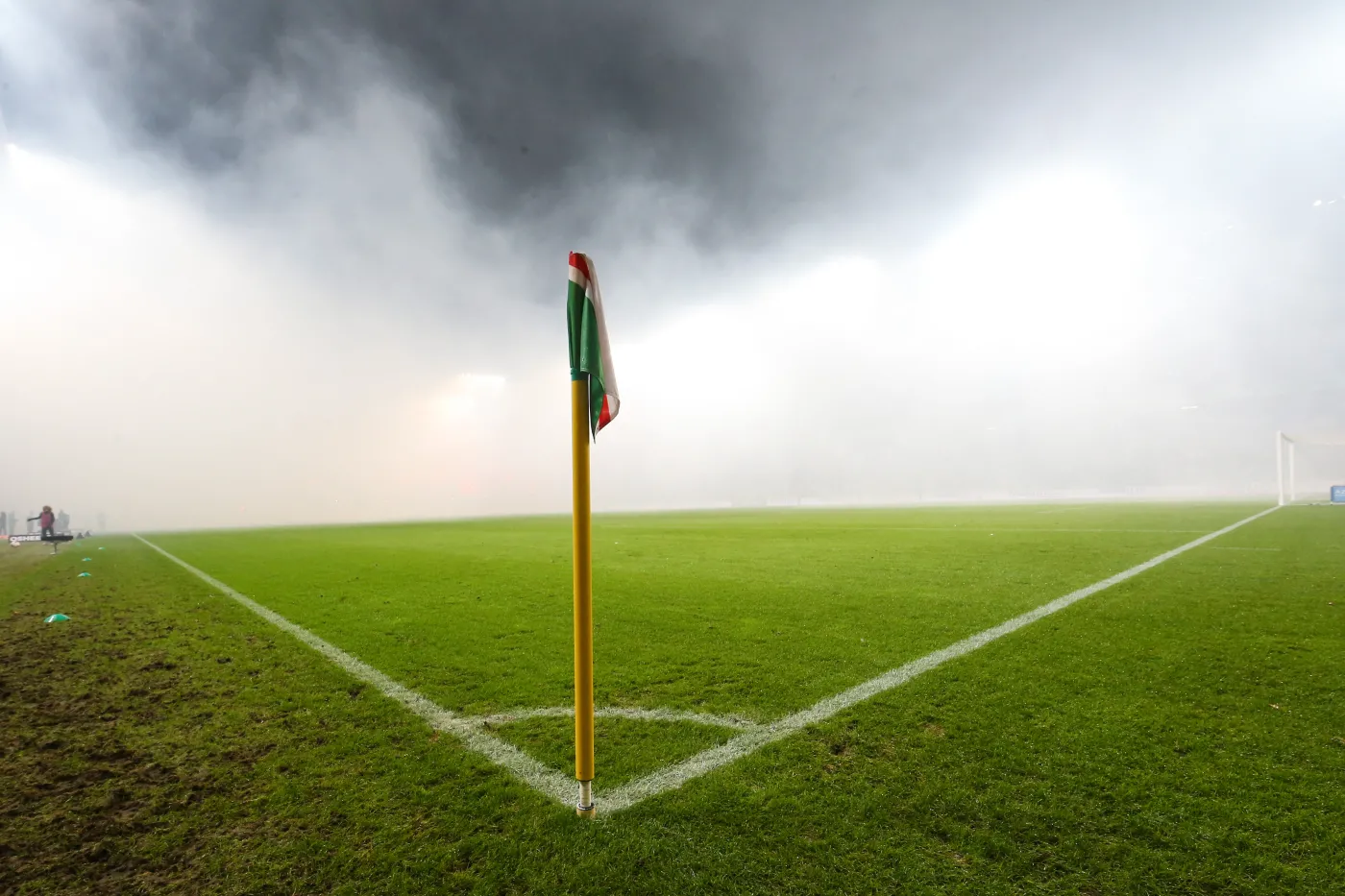 Skandaliczne zachowanie kibiców podczas meczu Legia - Górnik