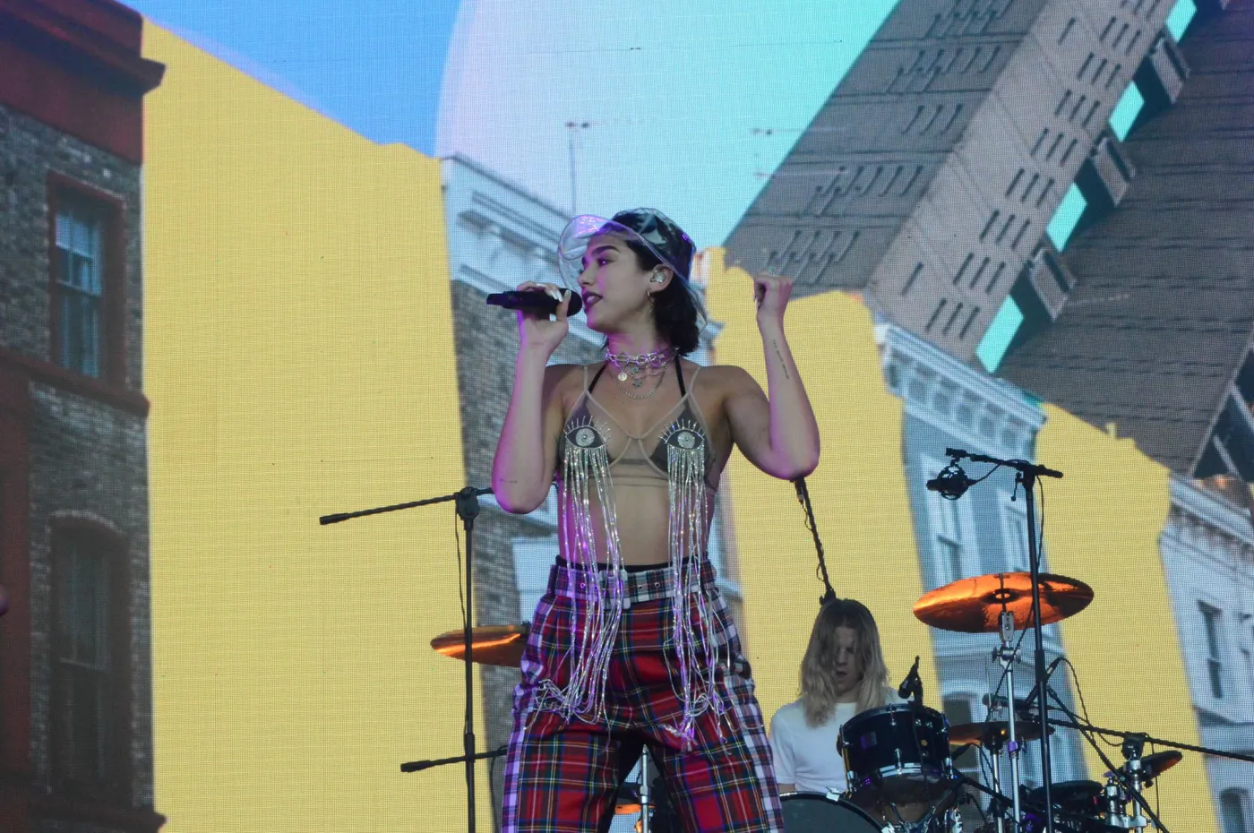 11005229-dua-lipa-podczas-orange-warsaw.jpg