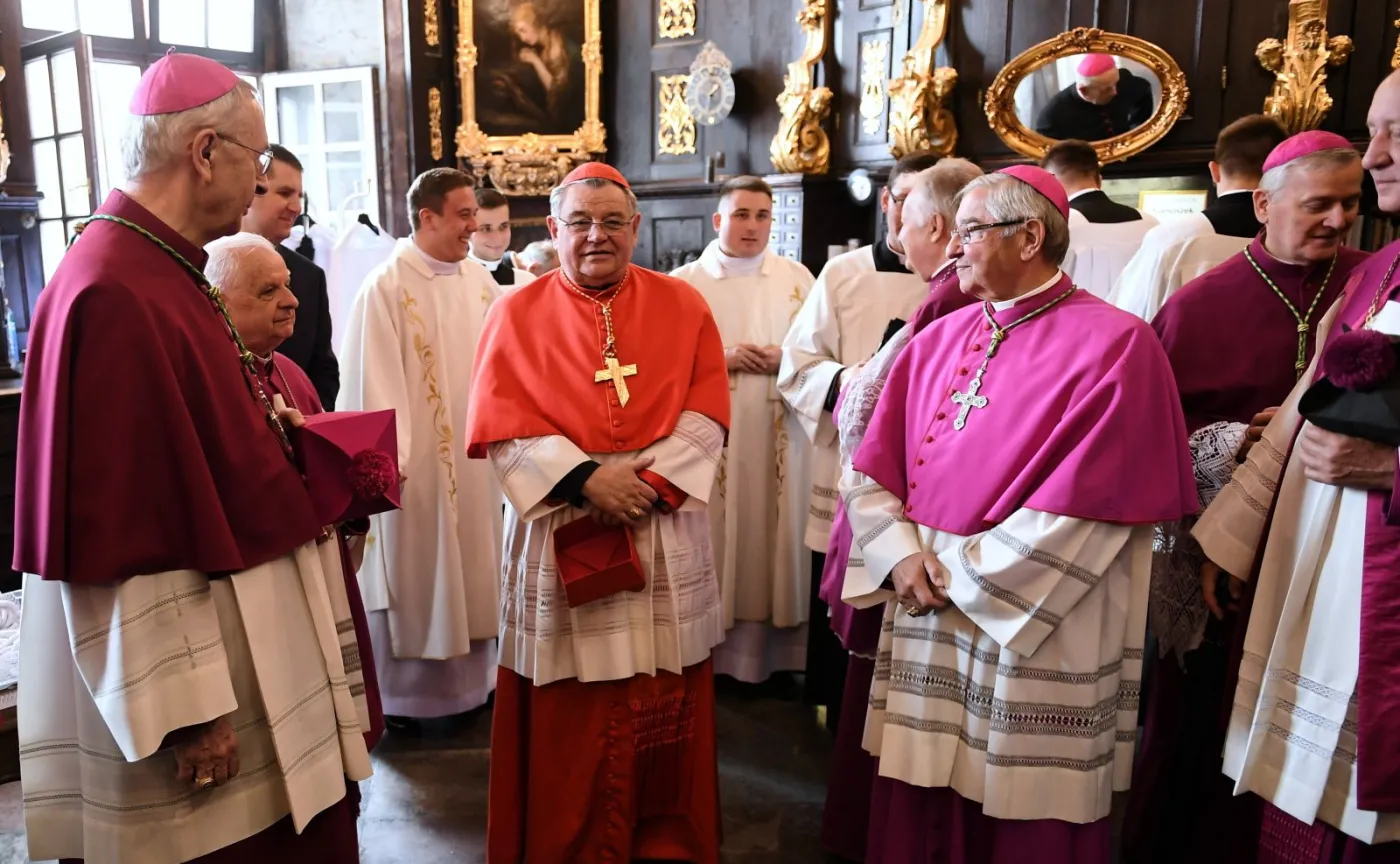 Kard. Duka w Polsce: Kościół musi bronić godności kobiety i mężczyzny, ideologia gender jest w zaniku