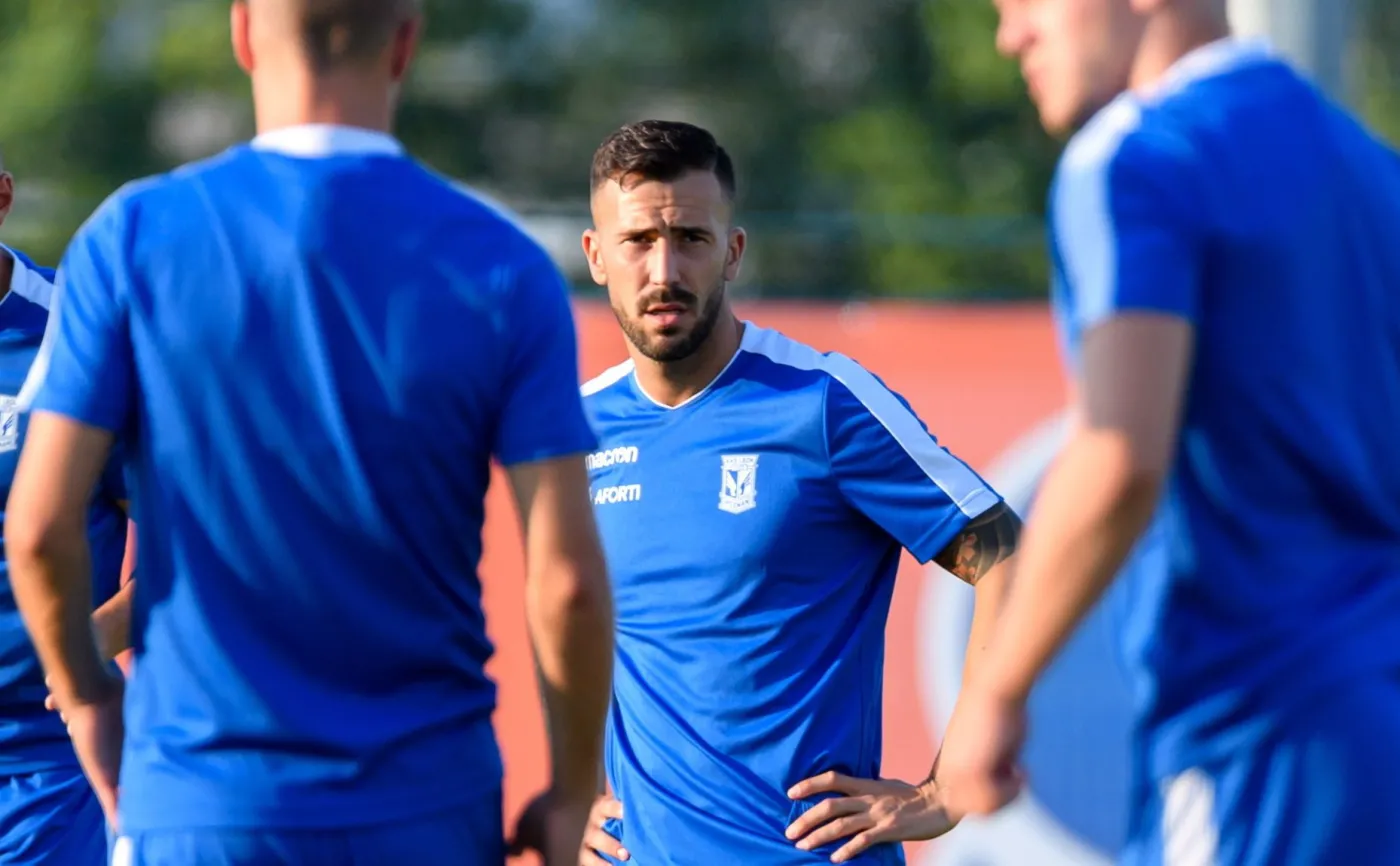 Nowy piłkarz Lecha Poznań Dioni Villalba (C) podczas treningu