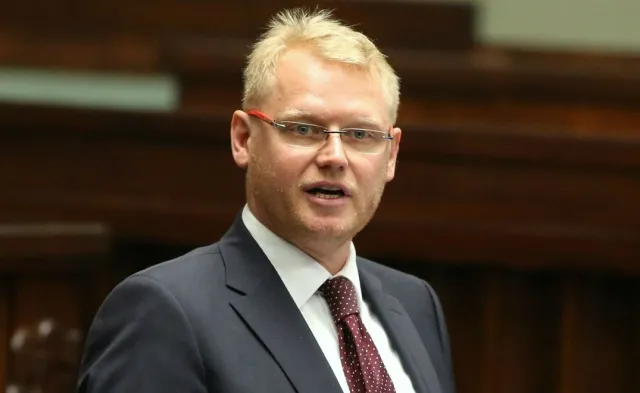 Przedsiębiorca przepytuje wiceministra. "Zaniechania Ministerstwa Finansów i służb skarbowych były ważnym źródłem nieszczelności systemu"