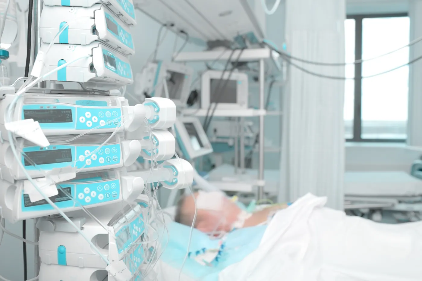 Pacjent podpięty pod aparaturę szpitalną