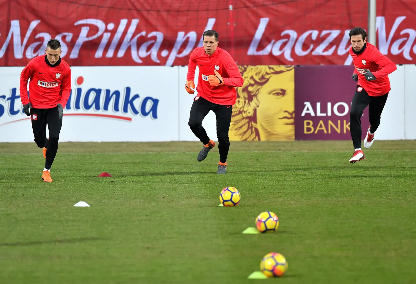 Piłkarze reprezentacji Polski (od lewej): Piotr Zieliński, Wojciech Szczęsny i Grzegorz Krychowiak