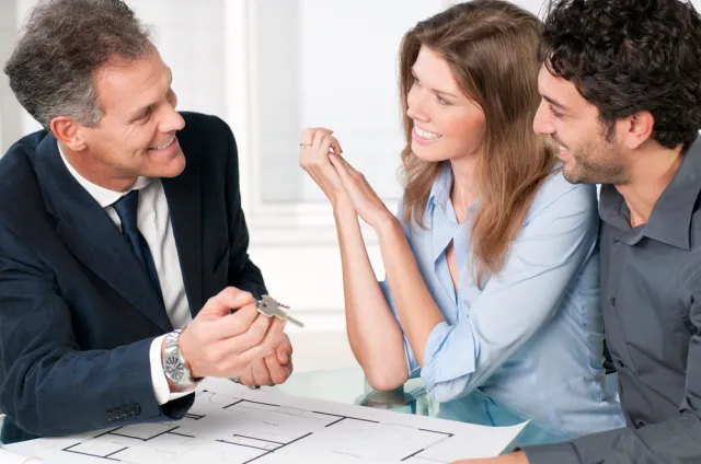 Ile lat mają najmłodsi klienci deweloperów? "Urodził się w grudniu 1995 roku"