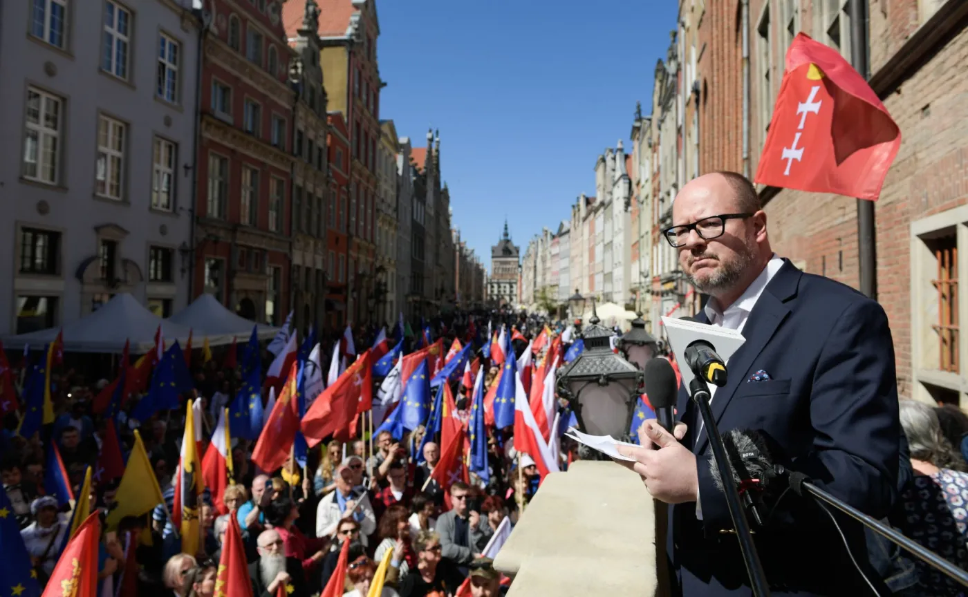 10920290-manifestacja-przeciw-faszystom.jpg