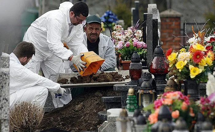 Ekshumacja szczątków Stanisława Pyjasa