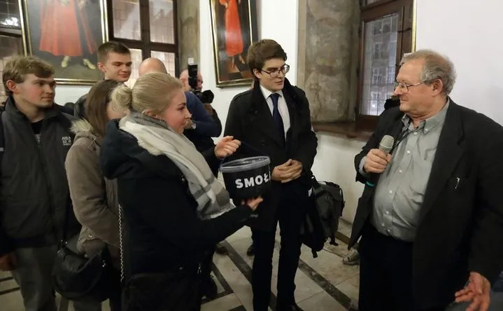 Prezydent Gdańska kontra działacz Młodzieży Wszechpolskiej. Jest prawomocny wyrok za "faszystę" i naruszenie nietykalności