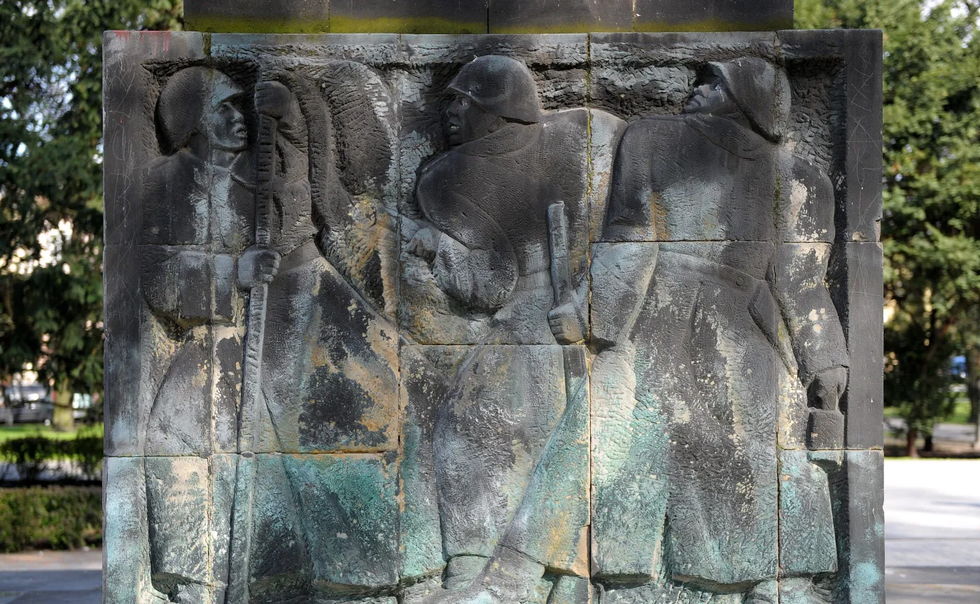Fragment pomnika Wdzięczności Armii Czerwonej na placu Ofiar Getta w Rzeszowie