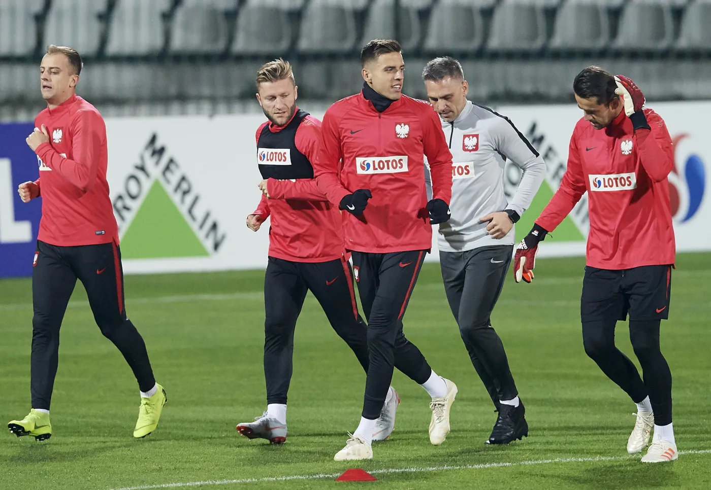 Piłkarze reprezentacji Polski (od lewej): Kamil Grosicki, Jakub Błaszczykowski, Jan Bednarek i bramkarz Łukasz Fabiański, podczas treningu kadry w Gdańsku