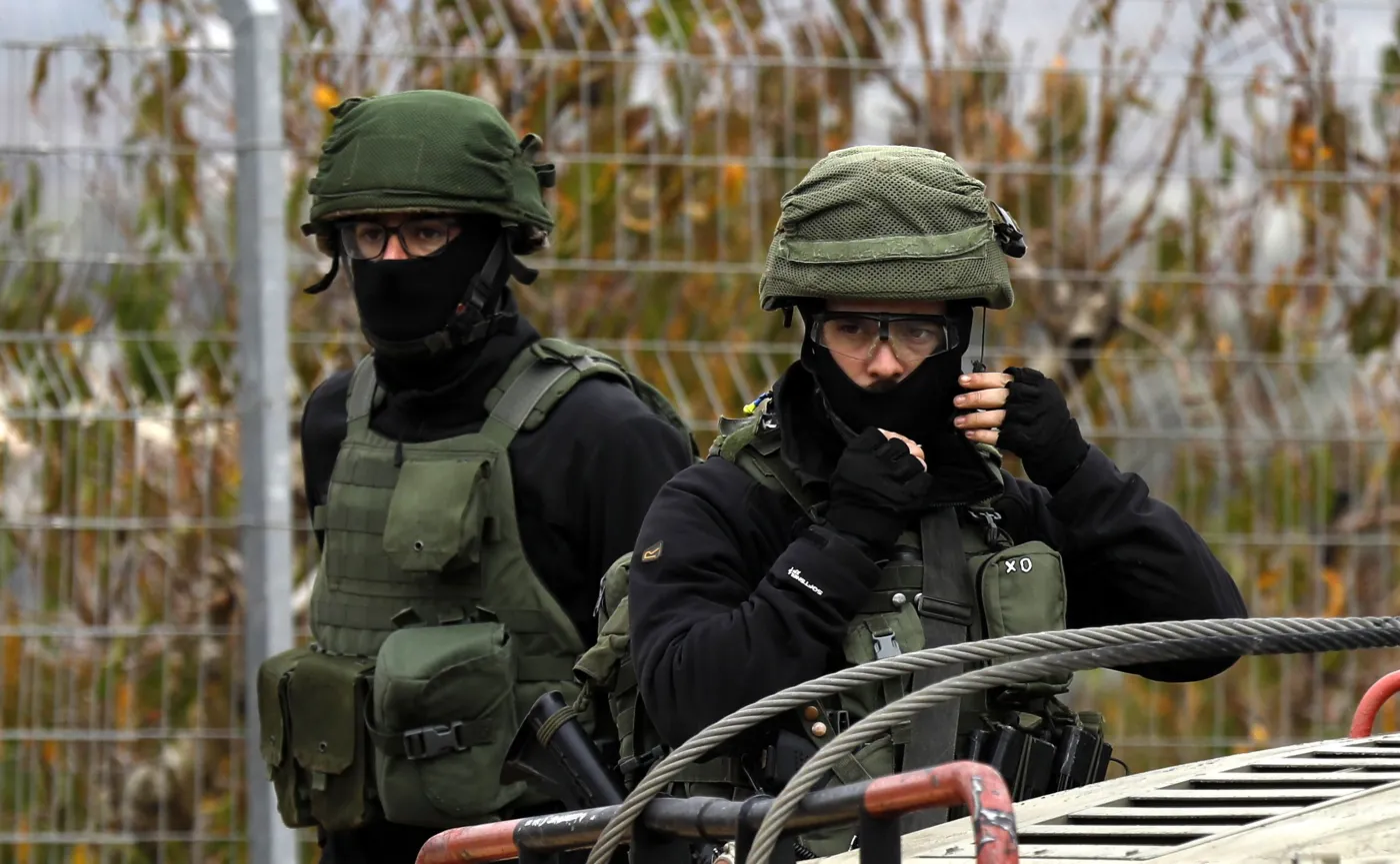 Izraelscy żołnierze na granicy z Libanem