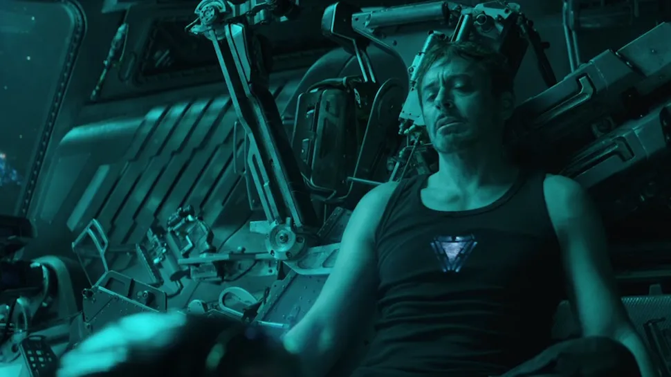 Tony Stark ma poważne kłopoty. Kadr z filmu "Avengers: Endgame" 