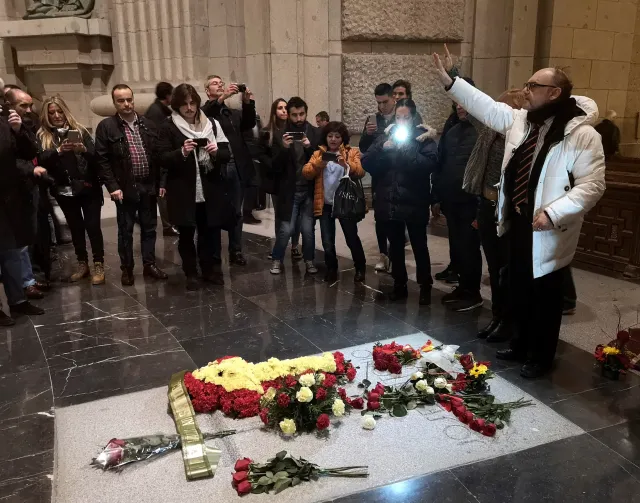 Zaskakujący rekord. Grób generała Francisco Franco przyciągnął w tym roku setki tysięcy turystów