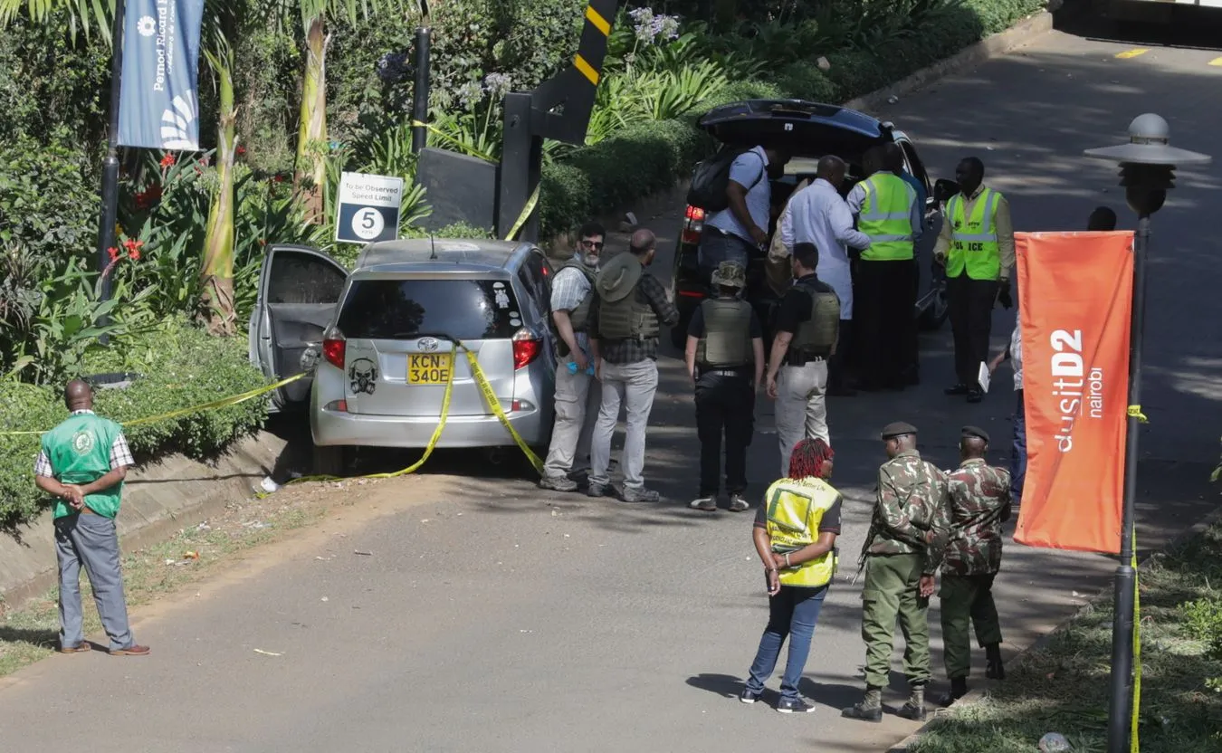 Samotny komandos przeciwko grupie terrorystów. Dla świadków ten człowiek jest bohaterem