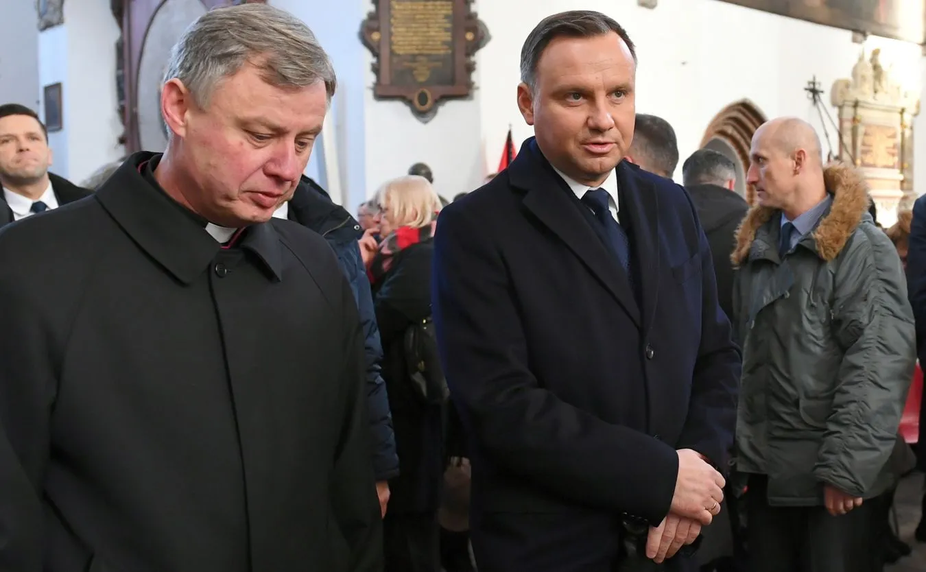 Prezydent RP Andrzej Duda i ks. Ireneusz Bradtke w Bazylice Mariackiej w Gdańsku