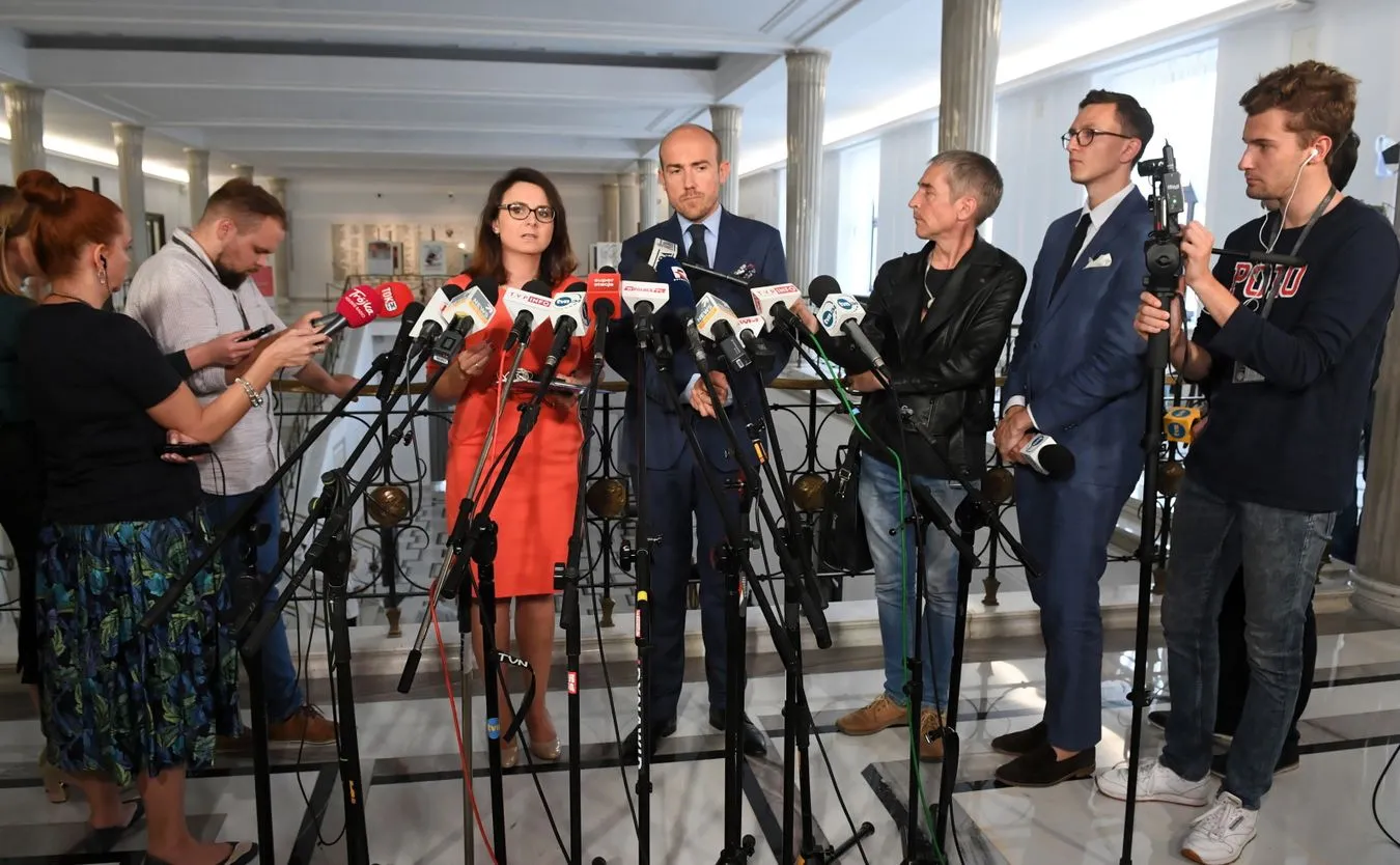 Gasiuk-Pihowicz: Każdy, kto nie szanuje decyzji instytucji UE, lub gra na ich osłabienie, jest adwokatem Putina