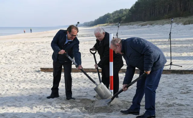 Kaczyński o przekopie Mierzei Wiślanej: Będą mogły przepływać duże okrety wojenne