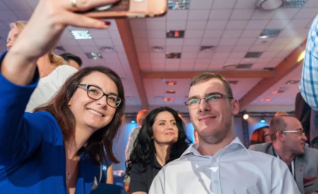 Jakub Hartwich, znany z protestu niepełnosprawnych w Sejmie, został radnym miejskim w Toruniu 