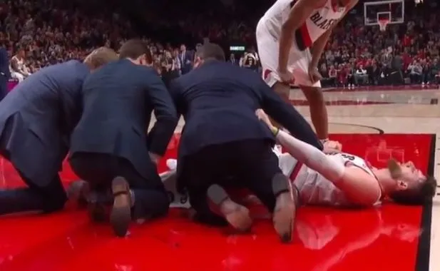 Koszykarz złamał nogę w trakcie gry