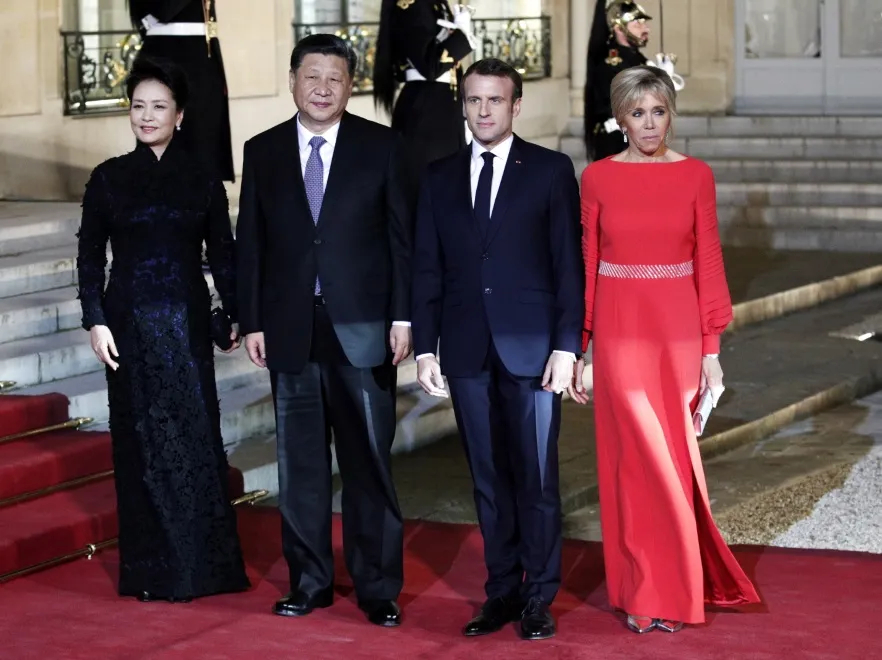 12226067-peng-liyuan-xi-jinping-emmanuel.jpg