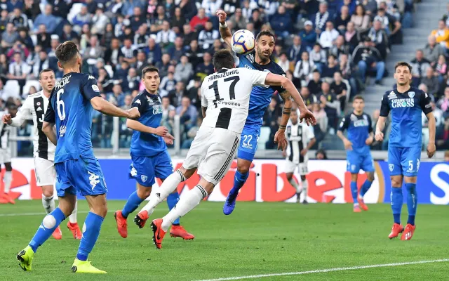 Liga włoska: Szczęsny lepszy w pojedynku polskich bramkarzy