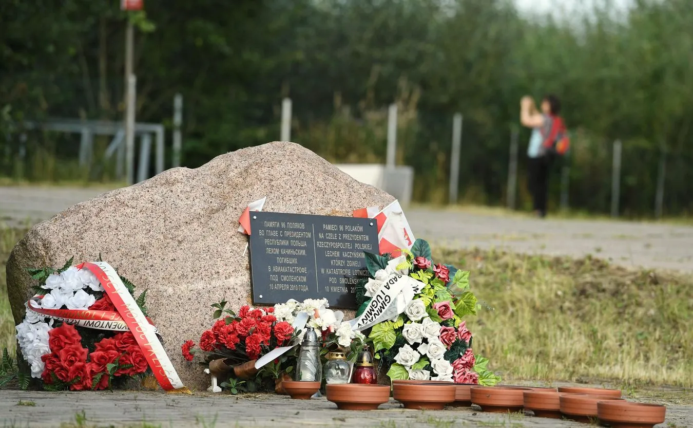  Obelisk upamiętniający ofiary katastrofy samolotu prezydenckiego Tu-154M w Smoleńsku