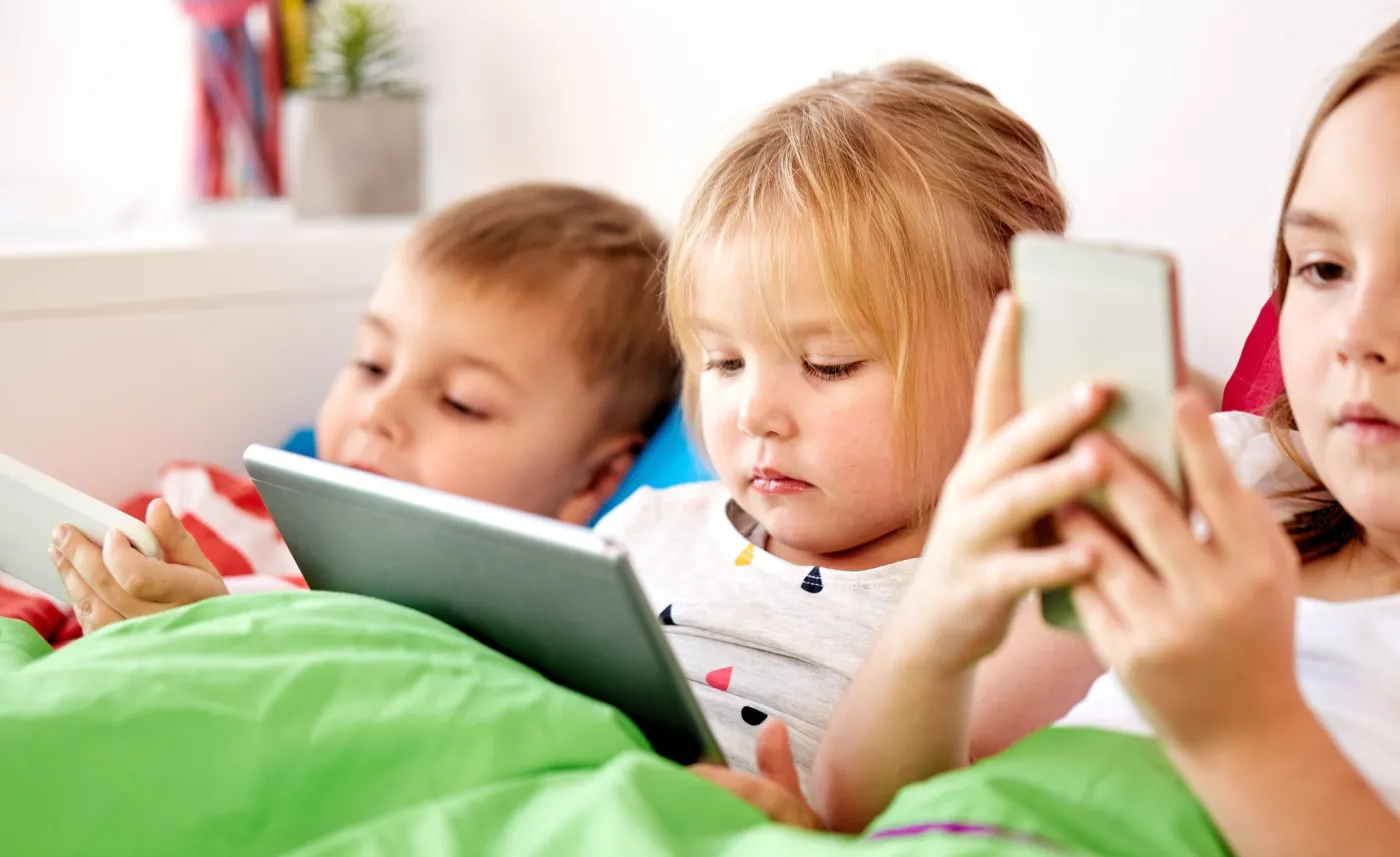 Tablet i smartfon to nie sprzęt dla dzieci