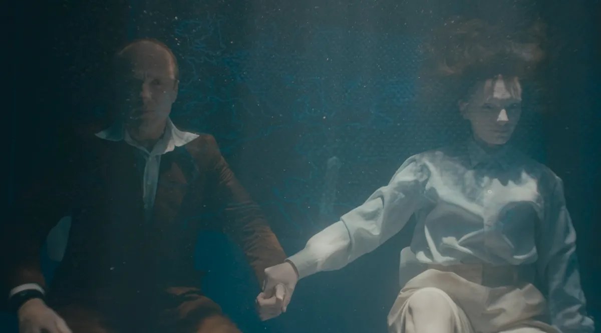 Agata Buzek i Łukasz Simlat w filmie "Kobro / Strzemiński. Opowieść fantastyczna"