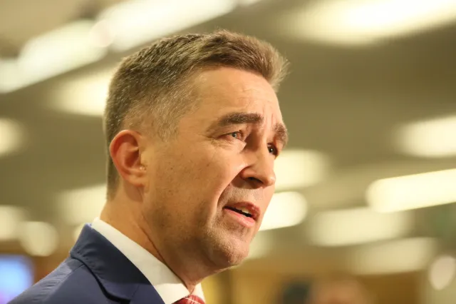 Gryglas szokuje: Nie obejrzę filmu Sekielskiego, tak jak nigdy nie przeczytam "Mein Kampf"