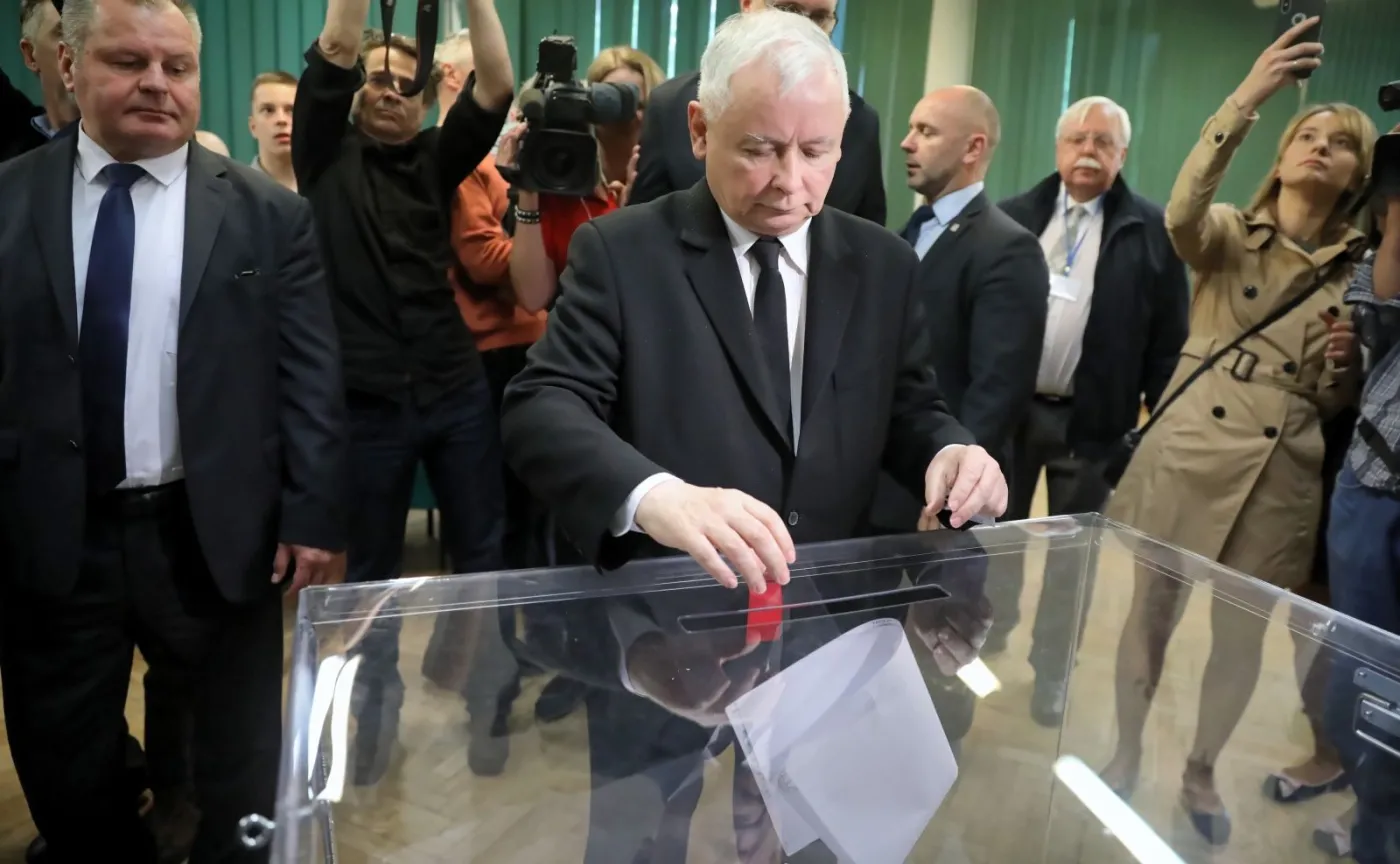 Kaczyński, Duda, Tusk, Morawiecki, Wałęsa, Biedroń i inni. Oni już zagłosowali [GALERIA]