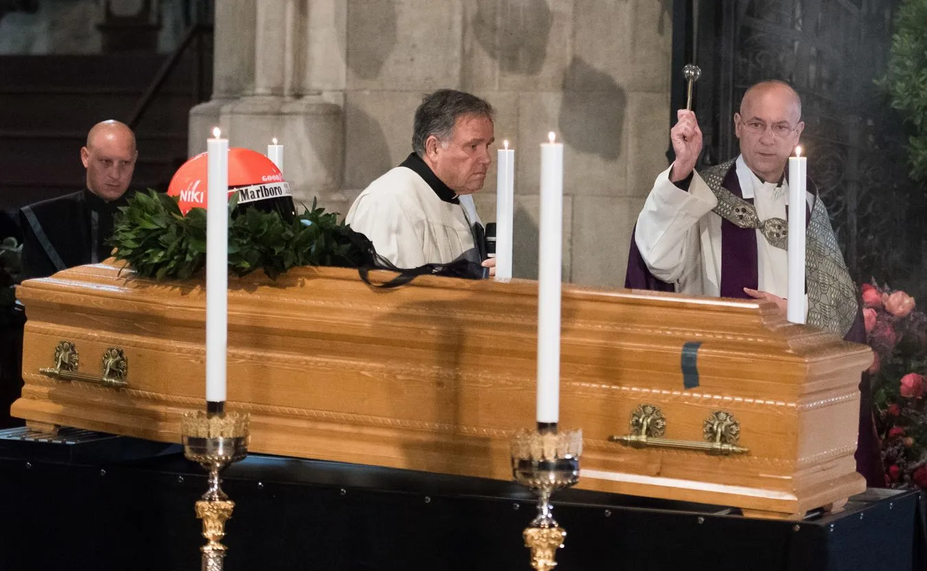 12359287-niki-lauda-pogrzeb-w-katedrze.jpg