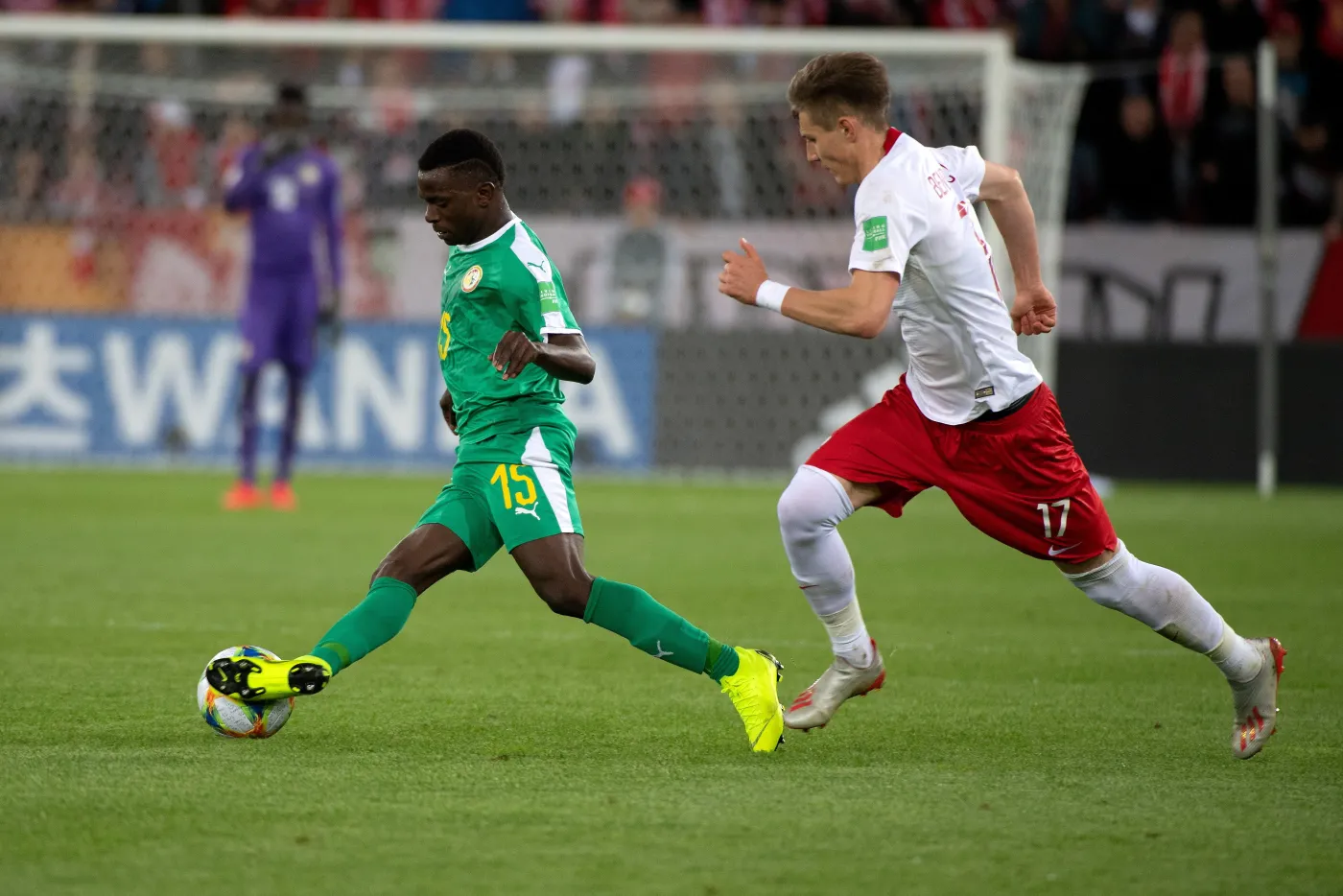 Adrian Bednarczyk (P) i Ousseynou Niang (L)