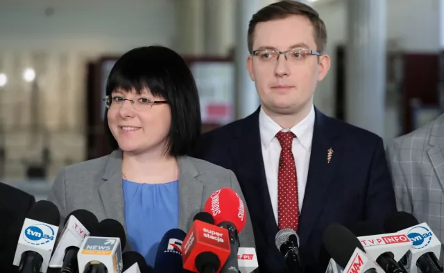 Burza wokół Karty LGBT+. Koalicja Propolska nie chce "oficerów propagandy homoseksualnej" w szkołach