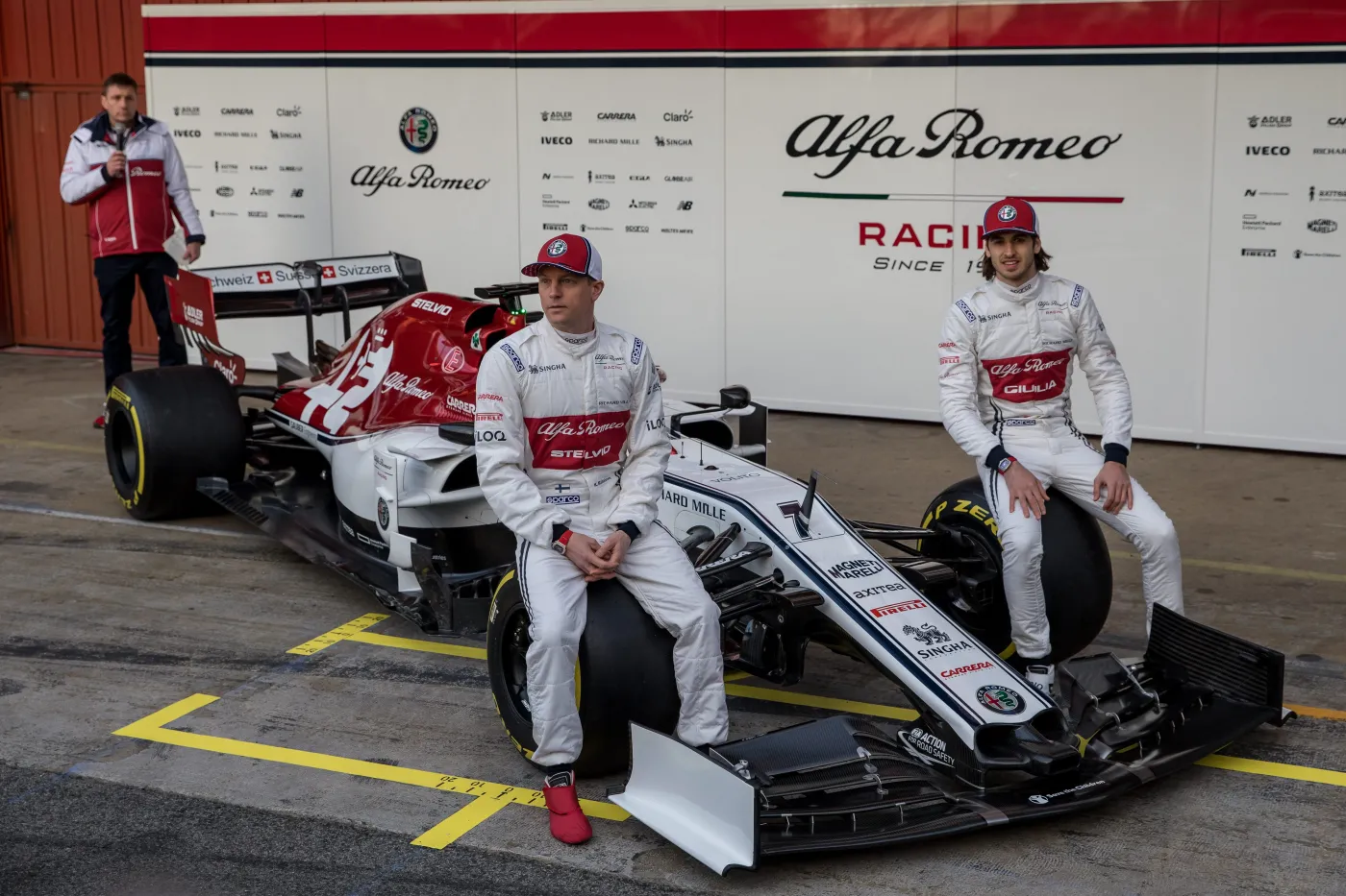 12190564-sauber-antonio-giovinazzi-kimi.jpg