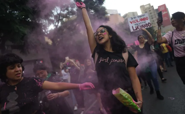 Nastolatki zgwałcone przez policjantów. Zamieszki na proteście w Meksyku
