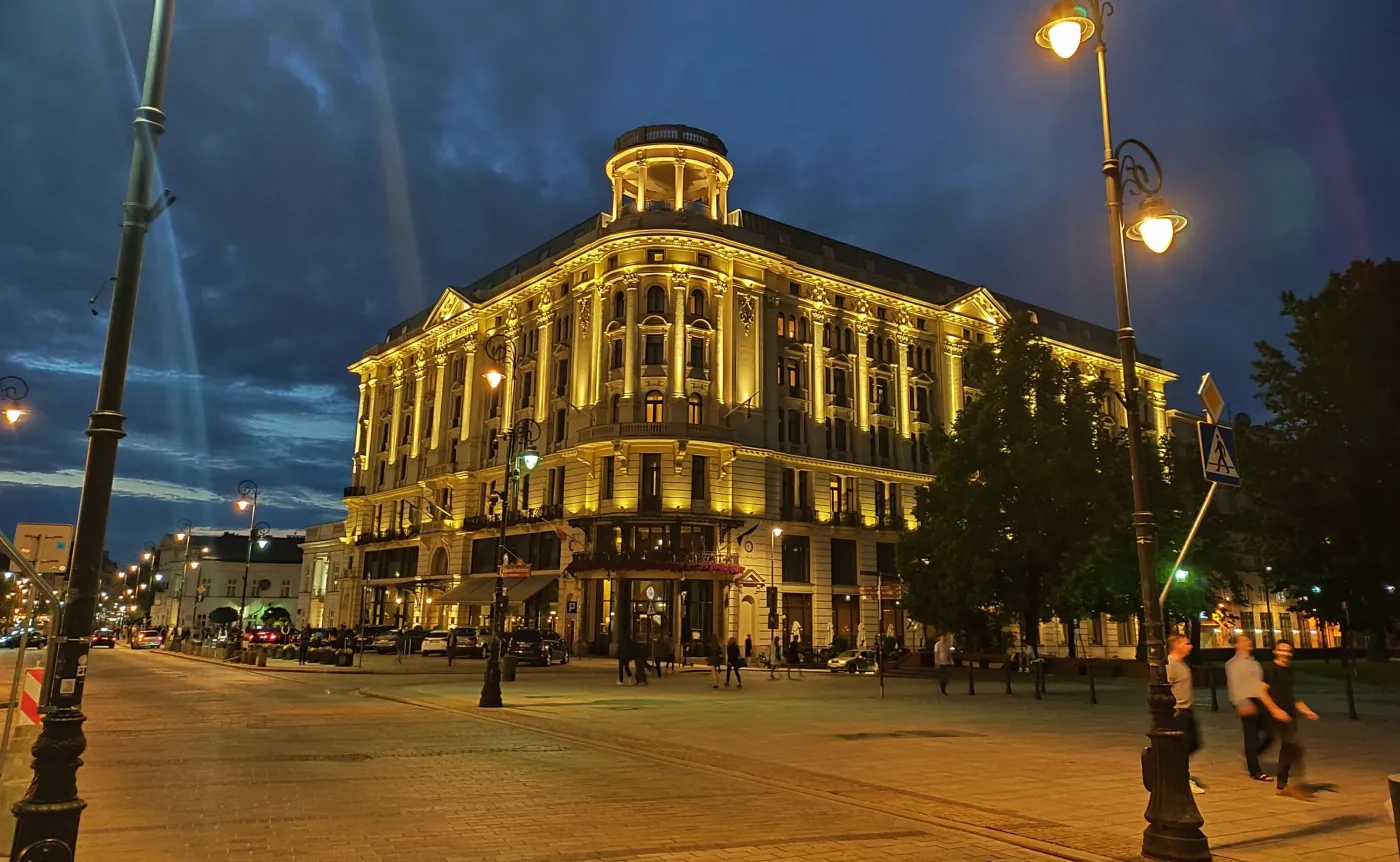 12402832-zdjecie-zrobione-telefonem-oppo.jpg