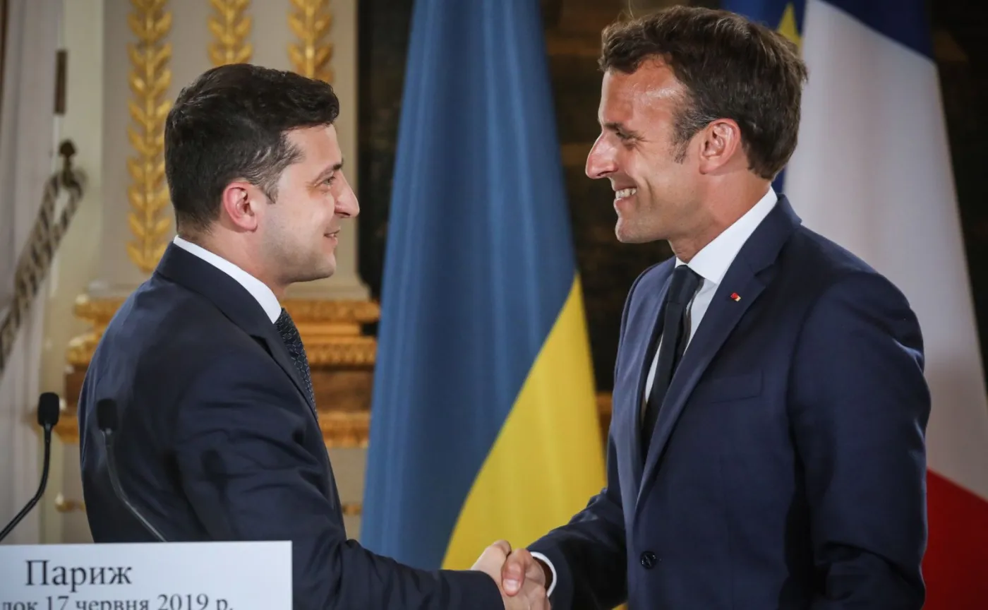 Wołodymyr Zełenski i Emmanuel Macron