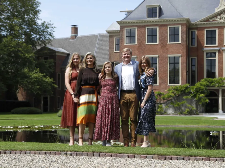 Lepiej niż Windsorowie? Holenderska rodzina królewska w corocznej letniej sesji zdjęciowej. Idealni! FOTO