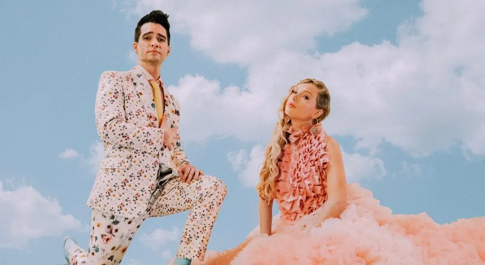 Roześmiani, zadowoleni, pełno nowych ciuszków. Bajkowy teledysk do piosenki "Me" - Taylor Swift i Brendon Urie [WIDEO]