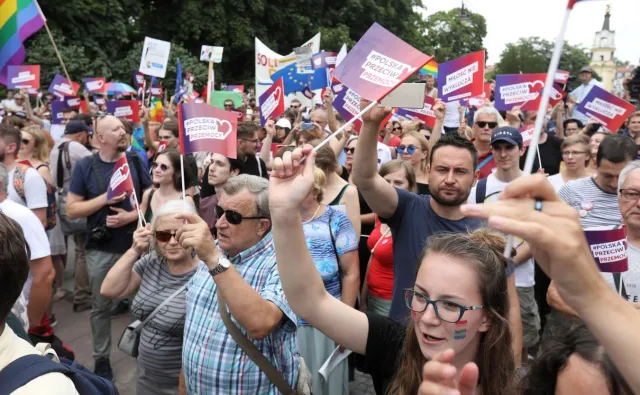 Polityczne rozgrywki Białymstokiem. "To, co mnie uderzyło, gdy tu przyjechałem, to swastyki na murach"